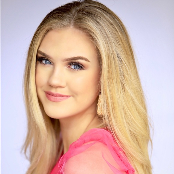 Meet your Posher, Abbye - Picture 3 of 3